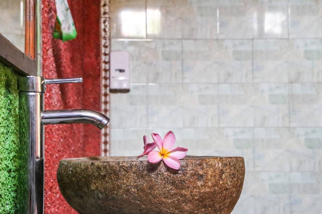 Reynold Artha Guest House Lembongan Exterior photo